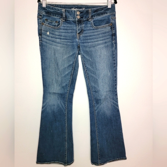 American Eagle Jeans Women's Bootcuts Light Blue Stretchy size 4 99% Cotton - Picture 1 of 12